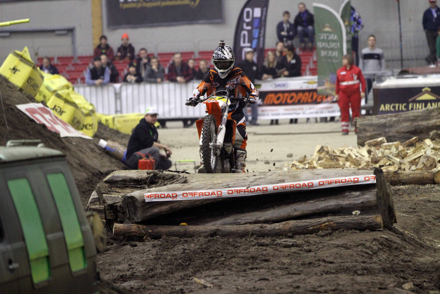 Tampereen supercrossin yhteydessä ajettiin endurocrossia.