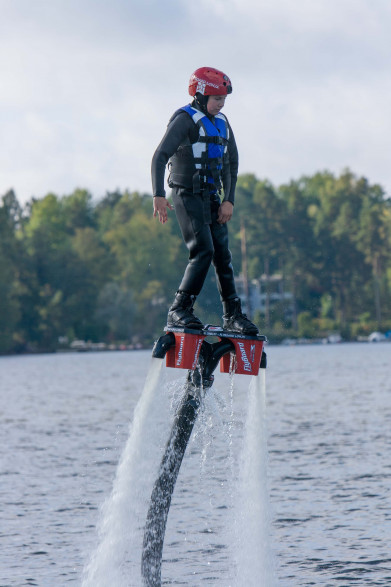 ...ja kävi viikolla kokeilemassa Flyboardia.