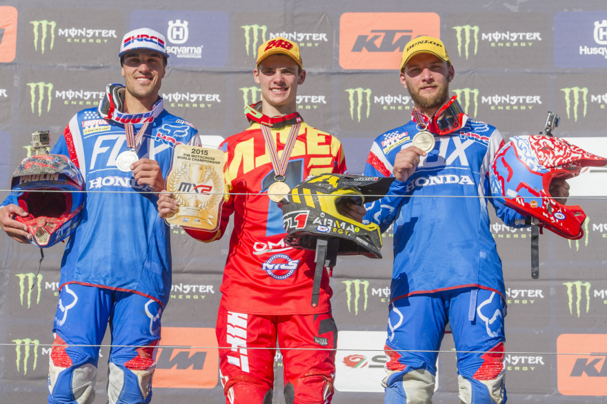 Hondalla oltiin tyytyväisiä, kun Gautier Paulin (vas) otti MXGP-hopeaa, Tim Gajser MX2-mestaruuden ja Evgeny Bobryshev MXGP-pronssia.