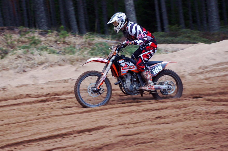 Miika Latvala Porin MX2-luokan SM-osakilpailussa 2010.