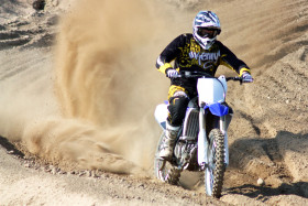 Yamaha YZ450F on vuosimallina 2014 vahva, mutta aiempaa helpommin hallittava.