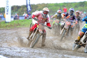 Niko Hirvonen (vas.) hallitsi MXC/C:n osakilpailua, Tobias Koukku (194) koko MX-liigaa.