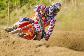 Pikkuluokan Jeffrey Herlings oli sekunteja nopeampi kierroksella kuin kukaan muu MX2- ja MXGP-luokassa.